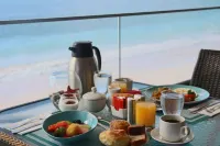 Sea Breeze Beach House All Inclusive by Ocean Hotels - فطور