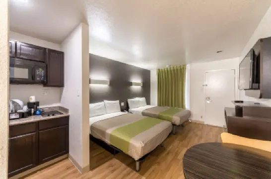 Studio 6 San Antonio, TX - Fort Sam Houston Area Hotels near Splashtown San Antonio