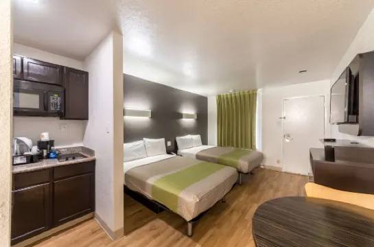 Studio 6 San Antonio, TX - Fort Sam Houston Area