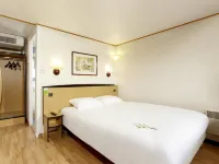 Kyriad Direct Soissons Hotels in Coucy-le-Chateau-Auffrique