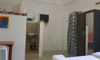 HangOut Beach & Resort - Housity