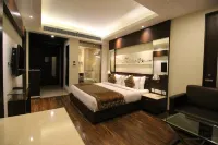 Hotel Golden Grand Hotels in West Delhi
