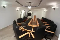 Carleton Hotel & Suites - Airport Shuttle