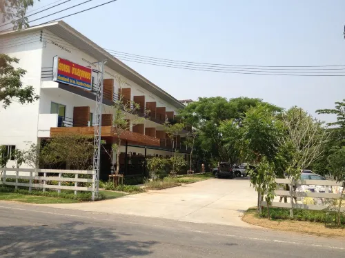 Baansakulpetch Hotel Hotels in Sung Noen District
