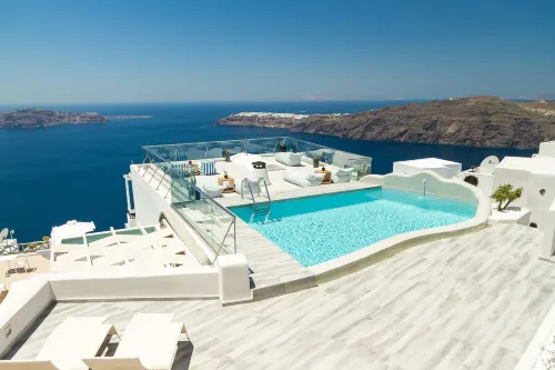 Galaxy Suites & Villas - Rooftop Pools