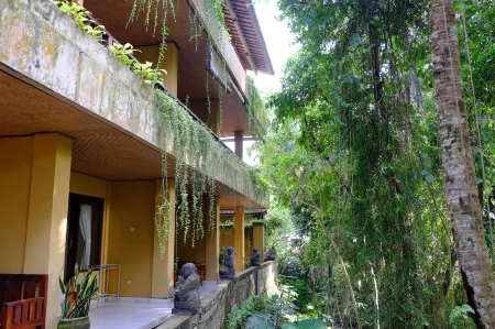 Jati 3 Bungalows and Spa