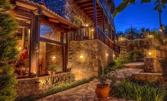 Pera Alonia Guest House