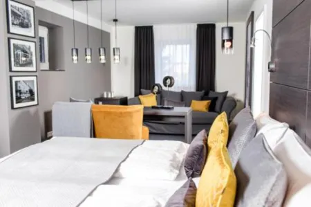 Hotel Restaurant Zwergschlösschen Отели в г. Цайц