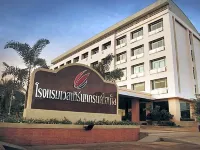 Westerngrand Hotel Ratchaburi Hotel dekat Wat Tha Khlong