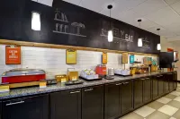 Hampton Inn Cortland - breakfast