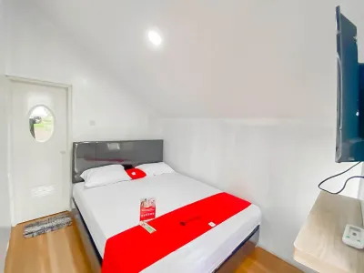 RedDoorz Syariah Plus at Cipanas Cianjur Hotell i Sukatani