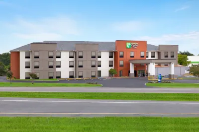 Holiday Inn Express & Suites Opelousas