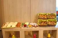 瓜亞基爾萬怡酒店 - 早餐