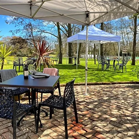 Crouchers Hotel