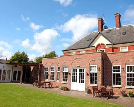 Deincourt Hotel Hotels in Newark