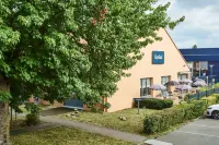 Kyriad Tarbes - Bastillac Hotel a Odos