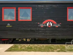 Stacja Galicja - Nocleg w pociągu Blisko Energylandia