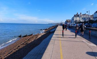 Inviting 1-Bed Apartment in Herne Bay