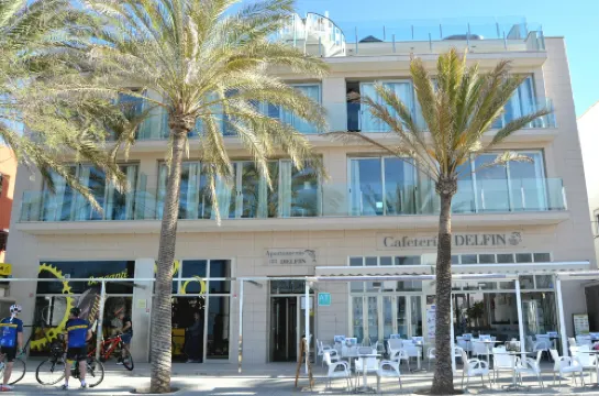 アパルタメンツ デルフィン カン・パスティーリャのホテル