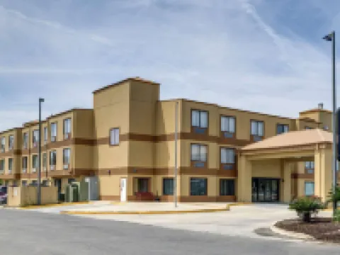 Quality Suites Baton Rouge East - Denham Springs Hotels in East Baton Rouge Parish