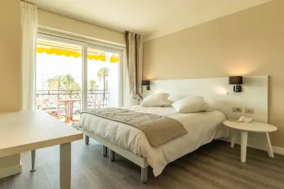 La Dolce Vita Hotel Các khách sạn gần Jardin Botanique et Exotique Val Rahmeh
