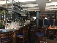 Quinlan & Cooke Boutique Townhouse and QCs Seafood Restaurant - bar