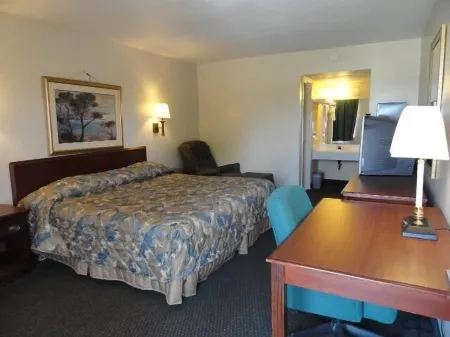 Red Carpet Inn (Formerly Royal Inn)