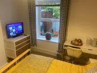 Bradstone Garden Retreat with Own Entrance Hotel di Folkestone