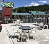 Pine Needles Inn Hotels in Mount Shasta