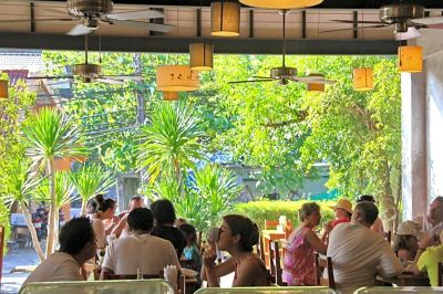 レストラン カタラッキー ヴィラ&プールアクセス プーケットの写真