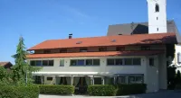Pension Kellerer Hotels in Raubling
