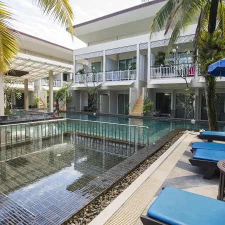 A2 Pool Resort, Phuket Town - scheduled shuttle to Phuket Old Town
