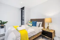 FV Iconic Designer Apt, Parking, Near CBD Qfv147-14 Hotels in Fortitude Valley