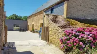 Le Petit Paradis 24 Hotels in Saint-Cirq-Madelon