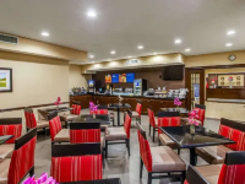 Comfort Inn & Suites Santee I-95 Hotels in Santee