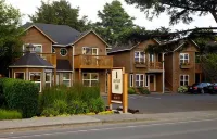 Lighthouse Inn Hotels near Tillamook Rock Lighthouse
