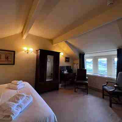 The Red Lion & Manor House Rooms