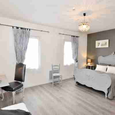 Logis Hôtel de la Villa Biron Rooms