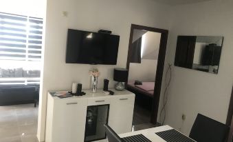 Comfortable 2 Bedroom Apartment