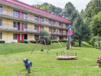 Super 8 by Wyndham Caryville TN Hotels in Campbell County