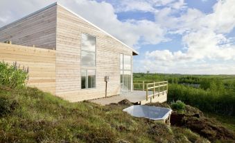 Designers Villa Near Alafoss Waterfall - Housity