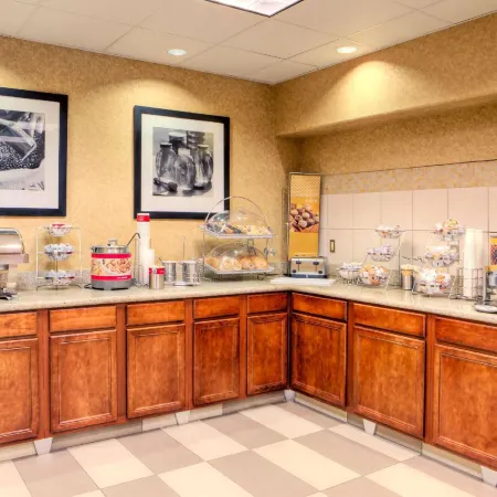 Hampton Inn & Suites Palmdale