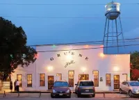 Tolle Haus: W/pool & Firepit-walk to Schlitterbahn, Comal Chutes & Downtown! - 4-Star