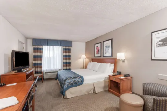 Wingate by Wyndham Charlotte Speedway/Concord