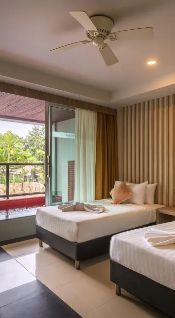 แฟมิลี่สระแช่ตัว