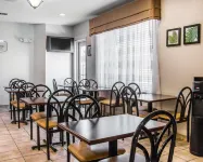 سليب إن هاردفيل - آي-95 فنادق في هارديفيل