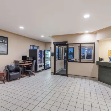 Super 8 by Wyndham Moose Jaw SK