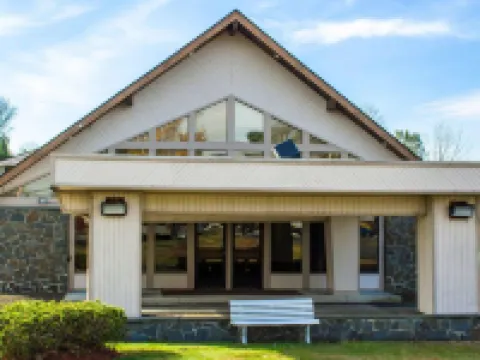 Econo Lodge Inn & Suites Colonie Center Mall Hotels in Colonie