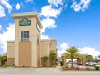 La Quinta Inn & Suites by Wyndham Lake Charles - Westlake Hotels in Calcasieu Parish