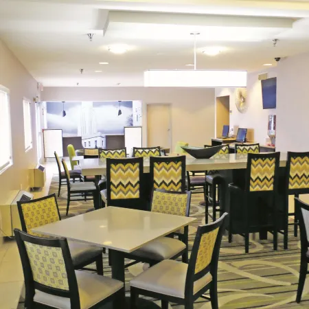 La Quinta Inn by Wyndham Lincoln